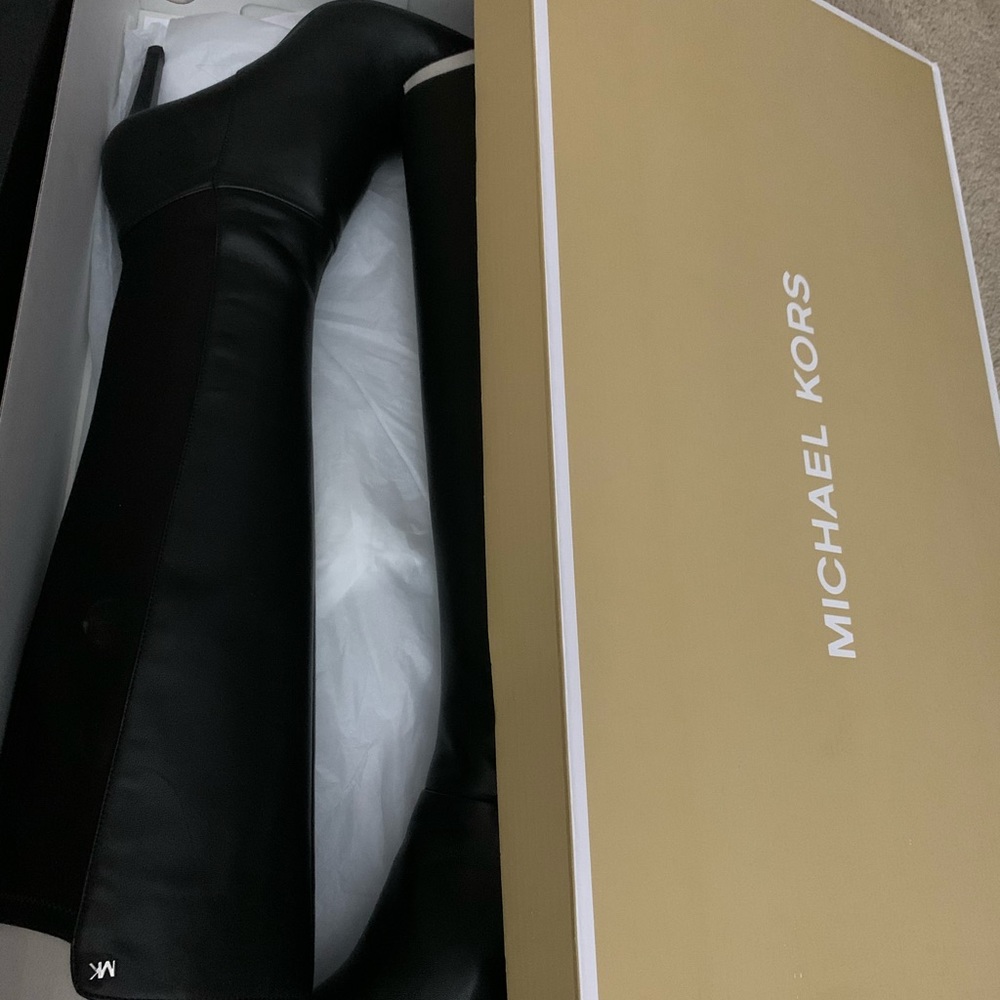 Beautiful new boots, nothing wrong just no my size